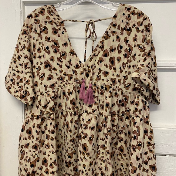 Entro Mod Leopard Print women’s top Blouse size small
Length 25”
Pit to pit 21” - Picture 2 of 7